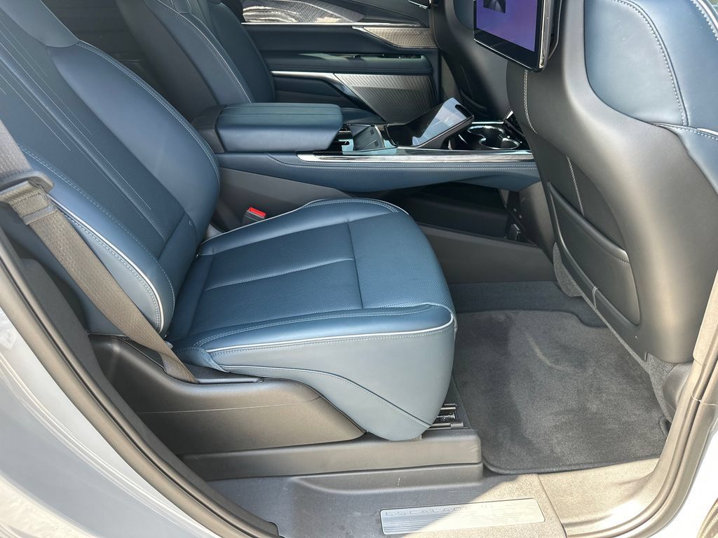 Certified 2026 Cadillac Escalade IQ Luxury 2 AWD/4WD image 15