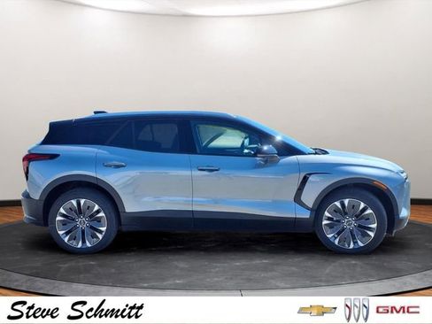 New 2026 Chevrolet Blazer EV LT w/ Super Cruise Package FWD image 23