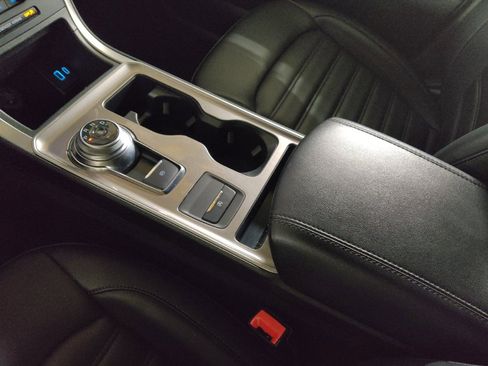 Used 2024 Ford Edge SEL image 26