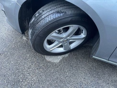 Used 2025 Chevrolet Malibu LS image 4