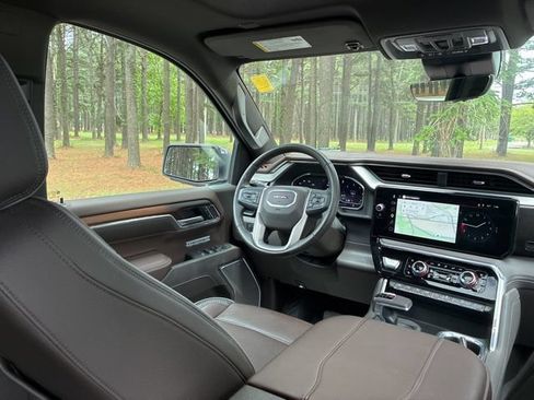 Used 2025 GMC Sierra 1500 Denali w/ Denali Reserve Package AWD/4WD image 23
