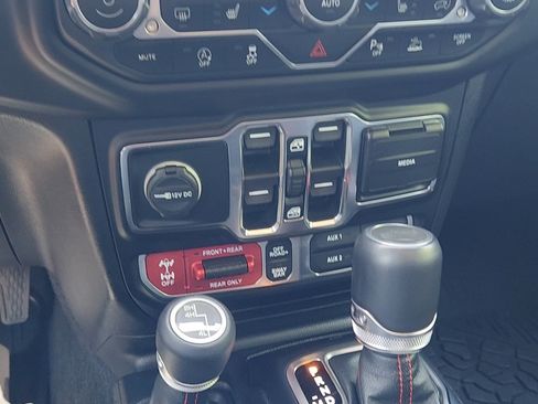 Used 2021 Jeep Wrangler Unlimited Rubicon AWD/4WD image 19