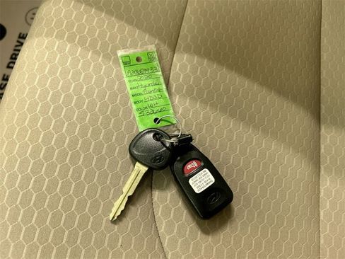 Used 2020 Hyundai Elantra SEL image 12