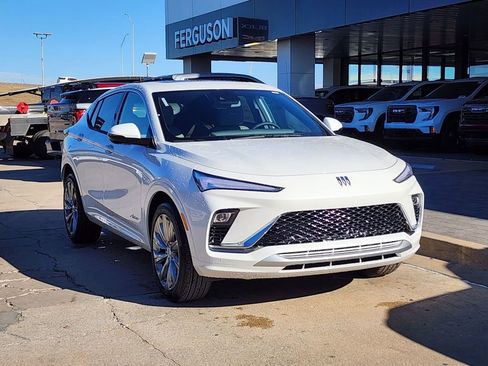New 2026 Buick Envista Avenir FWD image 2