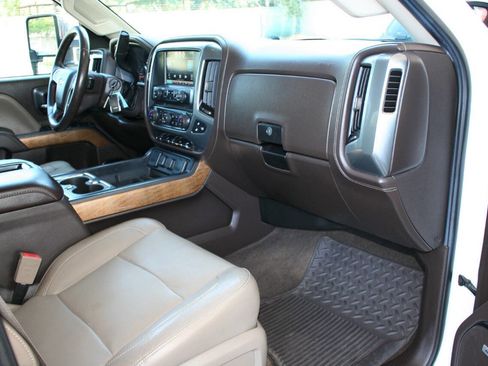 Used 2015 Chevrolet Silverado 2500 LTZ w/ Duramax Plus Package AWD/4WD image 17