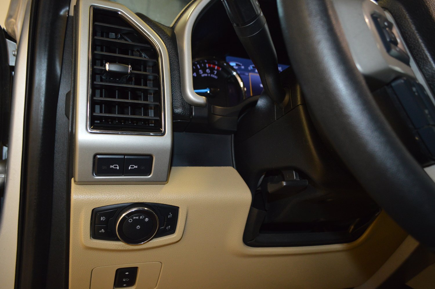 Used 2019 Ford F250 Lariat w/ Tow Technology Bundle AWD/4WD image 16