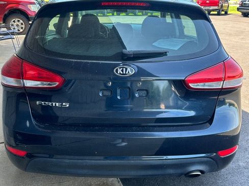 Used 2017 Kia Forte LX FWD image 4