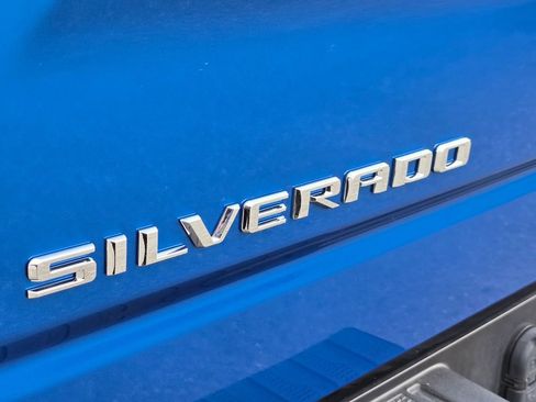 Used 2023 Chevrolet Silverado 1500 RST w/ Z71 Off-Road Package AWD/4WD image 13