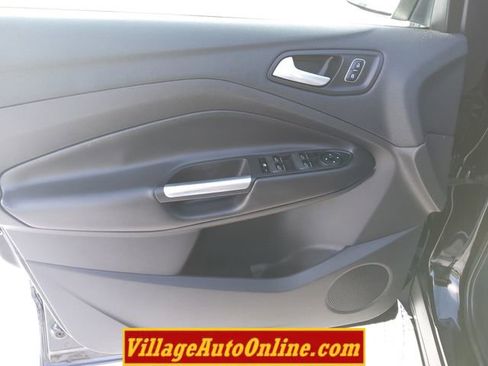 Used 2017 Ford Escape SE w/ Equipment Group 201A image 21