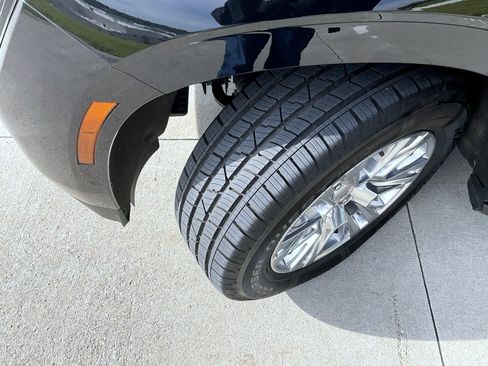 Used 2025 GMC Yukon XL Denali AWD/4WD image 25