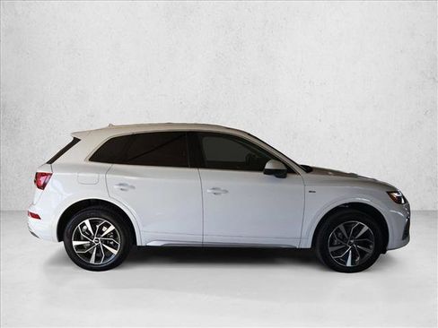 Used 2023 Audi Q5 2.0T Premium w/ Convenience Package AWD/4WD image 4