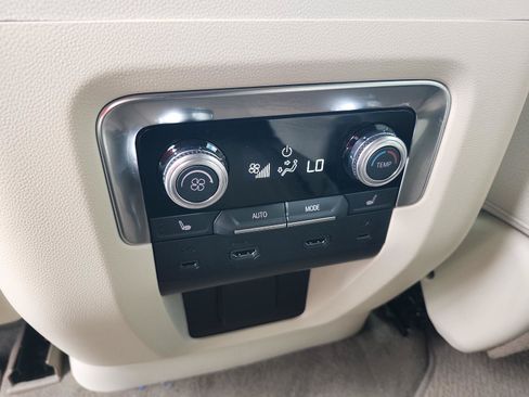 Used 2026 GMC Yukon Denali w/ Advanced Technology Package AWD/4WD image 14