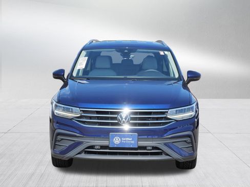 Certified 2024 Volkswagen Tiguan SE AWD/4WD image 2