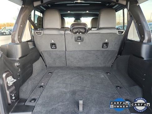 Used 2025 Jeep Wrangler Unlimited Sahara w/ Safety Group image 27