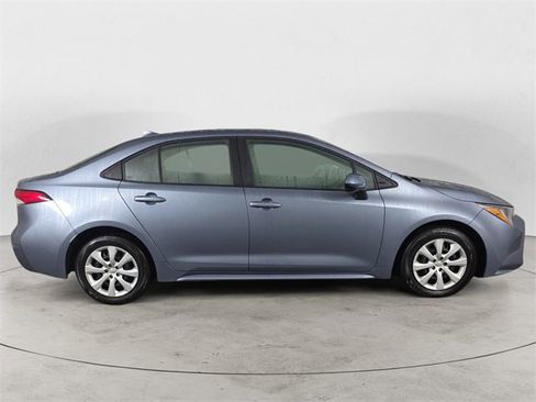 Used 2025 Toyota Corolla LE image 6
