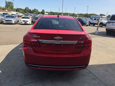 Used 2016 Chevrolet Cruze LT image 6