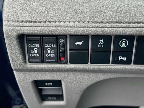 Used 2023 Honda Odyssey Touring image 9
