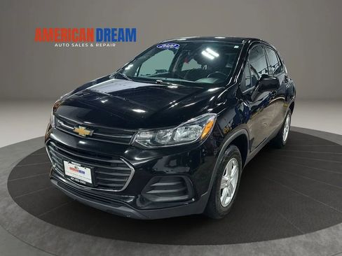 Used 2020 Chevrolet Trax LS image 1