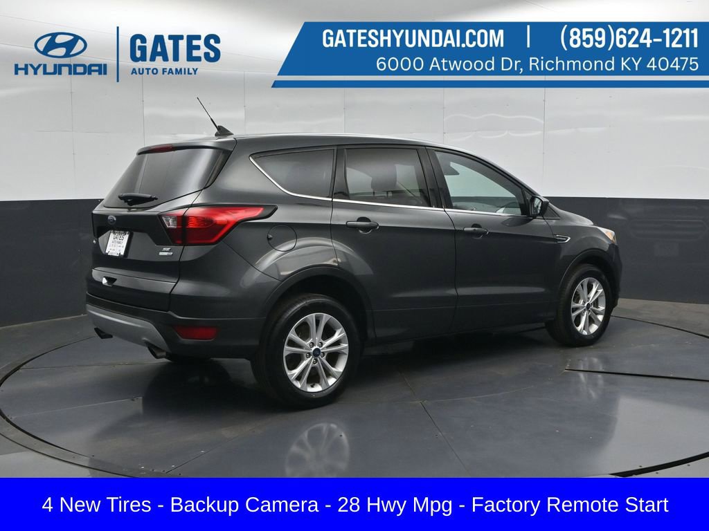Used 2019 Ford Escape SE AWD/4WD image 2