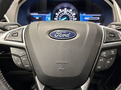 Used 2024 Ford Edge SEL image 16