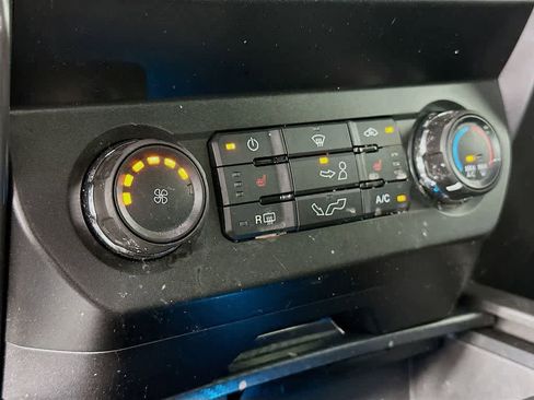Used 2019 Ford F150 XLT w/ Equipment Group 302A Luxury AWD/4WD image 18