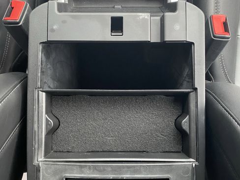 Used 2022 Ford Explorer XLT w/ Equipment Group 202A image 20