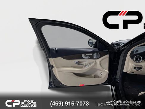 Used 2018 Mercedes-Benz C 300 Sedan w/ Premium Package image 17