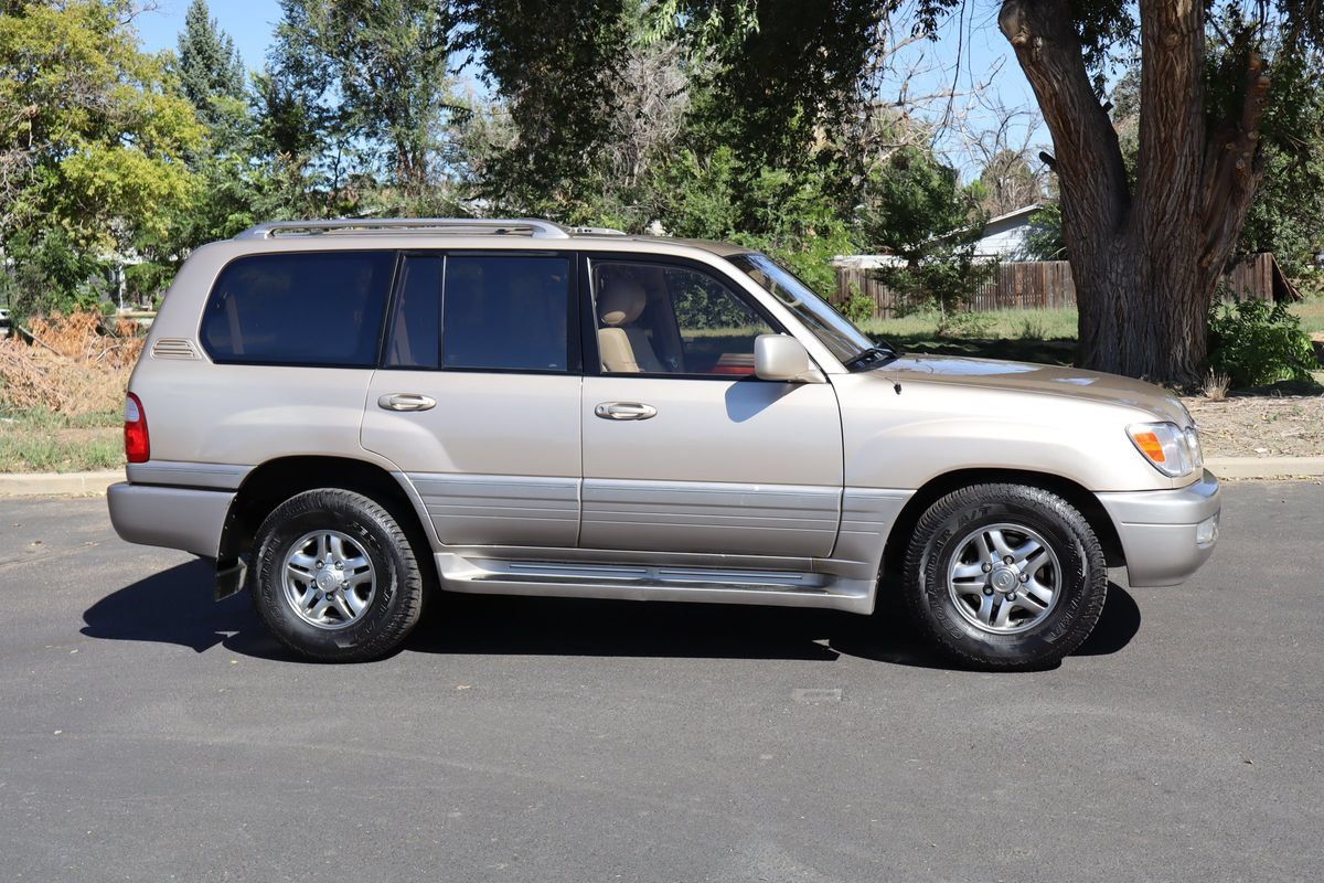 Used 2001 Lexus LX 470 4WD image 3