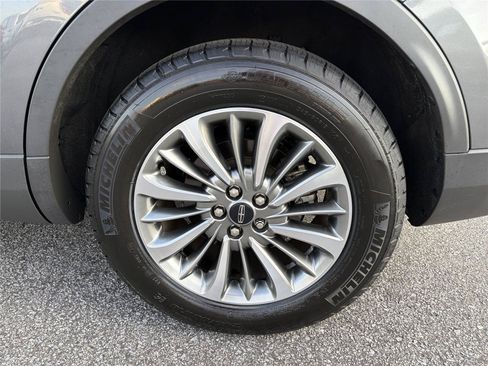 Used 2022 Lincoln Nautilus Reserve FWD image 19
