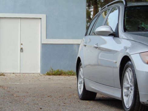 Used 2007 BMW 328xi Wagon image 14