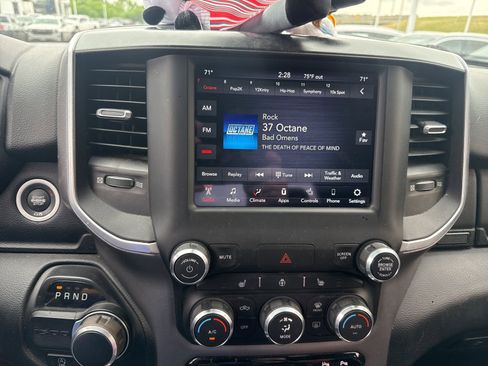 Used 2021 RAM 1500 Lone Star image 14