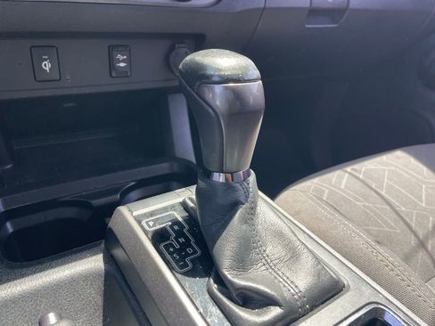 Used 2016 Toyota Tacoma TRD Sport w/ Towing Package AWD/4WD image 8