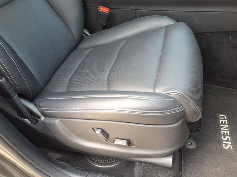 Used 2025 Genesis GV70 2.5T image 29