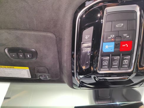Used 2024 Jeep Grand Cherokee Summit AWD/4WD image 35