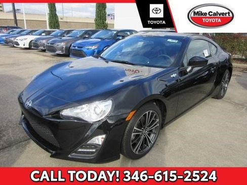 Used 2016 Scion FR-S image 1