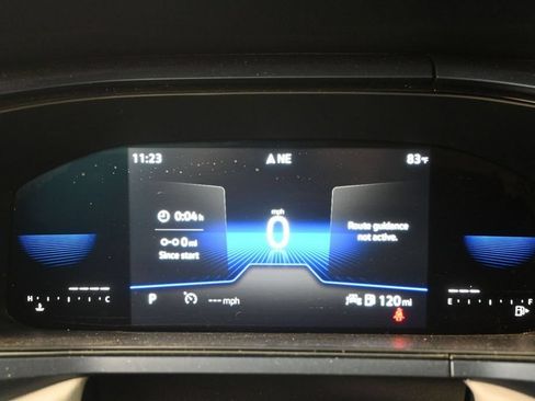 Used 2022 Volkswagen Taos SE FWD image 12