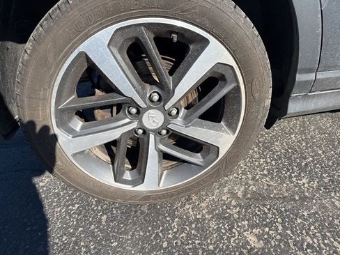 Used 2018 Hyundai Kona Limited image 9