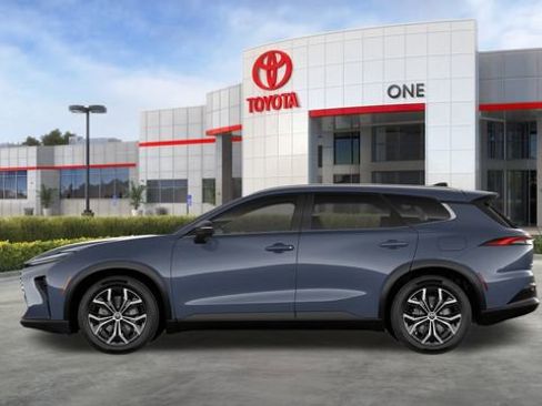 New 2025 Toyota Crown Signia image 5