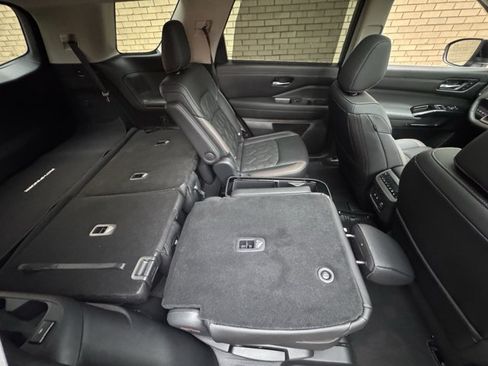 New 2026 Nissan Pathfinder Platinum AWD/4WD image 14