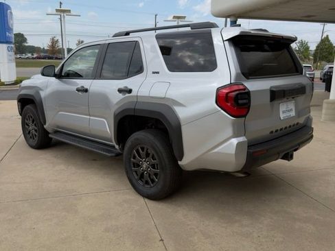 Used 2025 Toyota 4Runner SR5 AWD/4WD image 3