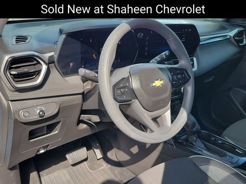 Used 2025 Chevrolet TrailBlazer LT w/ Driver Confidence Package FWD image 8