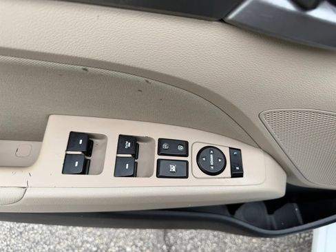Used 2017 Hyundai Elantra Value Edition FWD image 18