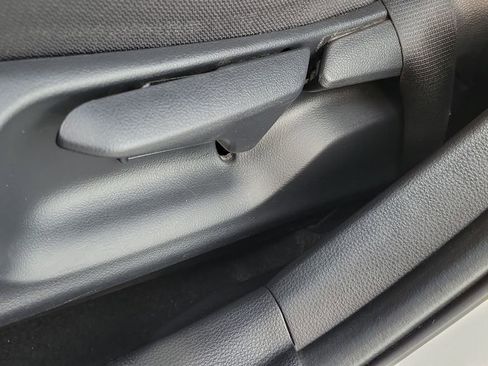 Used 2021 Toyota Corolla LE image 19