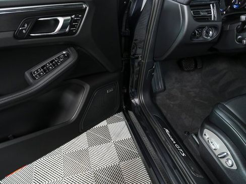New 2026 Porsche Macan GTS image 8