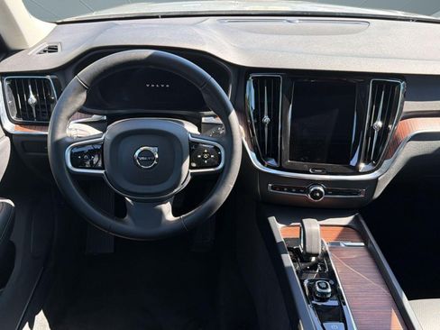 Certified 2025 Volvo V60 B5 Cross Country Plus AWD/4WD image 27