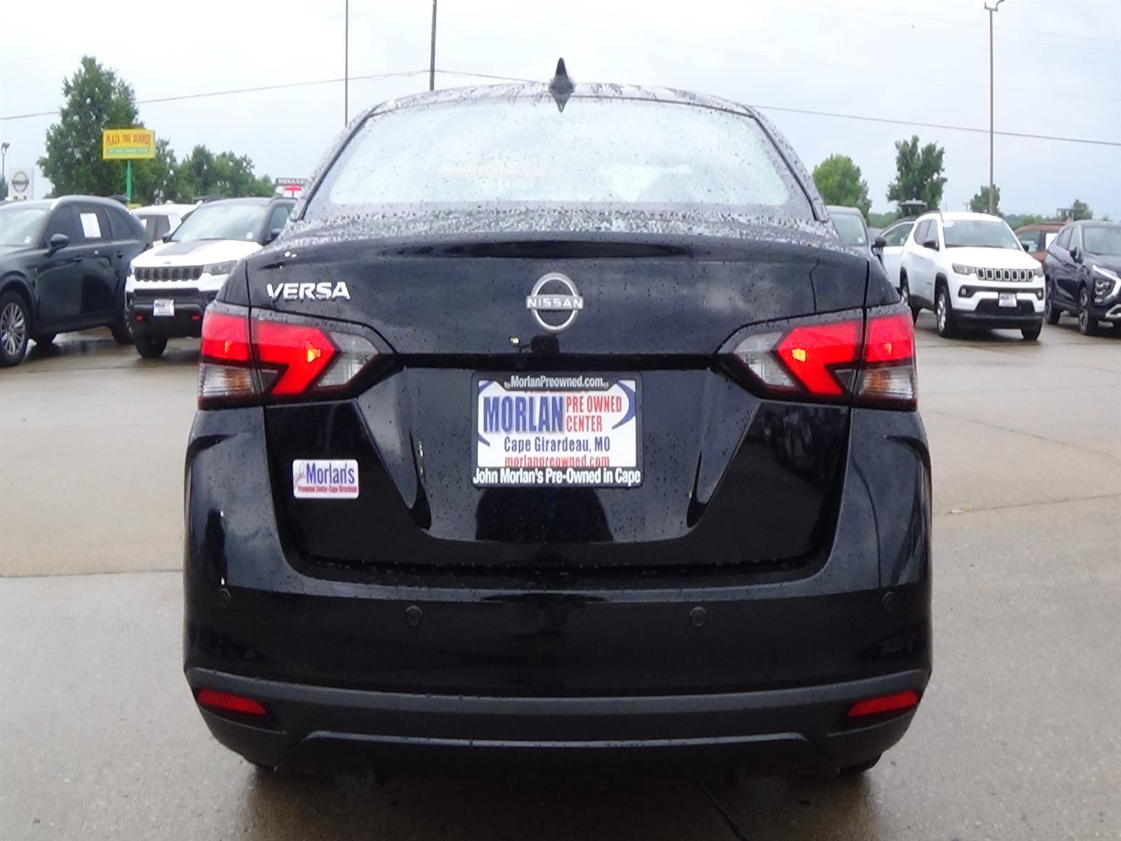 Used 2025 Nissan Versa SV FWD image 7