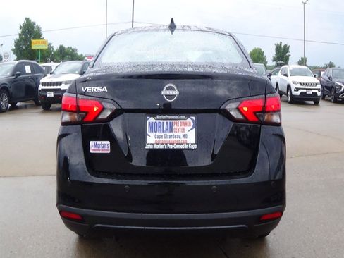 Used 2025 Nissan Versa SV FWD image 7