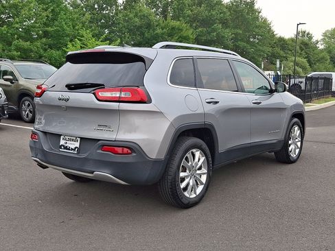 Used 2017 Jeep Cherokee Limited AWD/4WD image 7