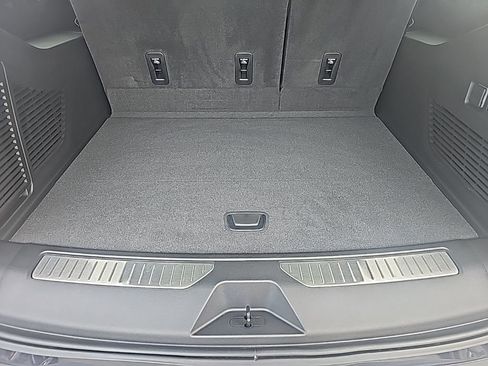 Used 2026 GMC Yukon XL Denali w/ Sun & Power Step Package image 11