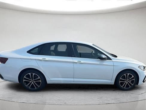 Used 2026 Volkswagen Jetta Sport FWD image 5